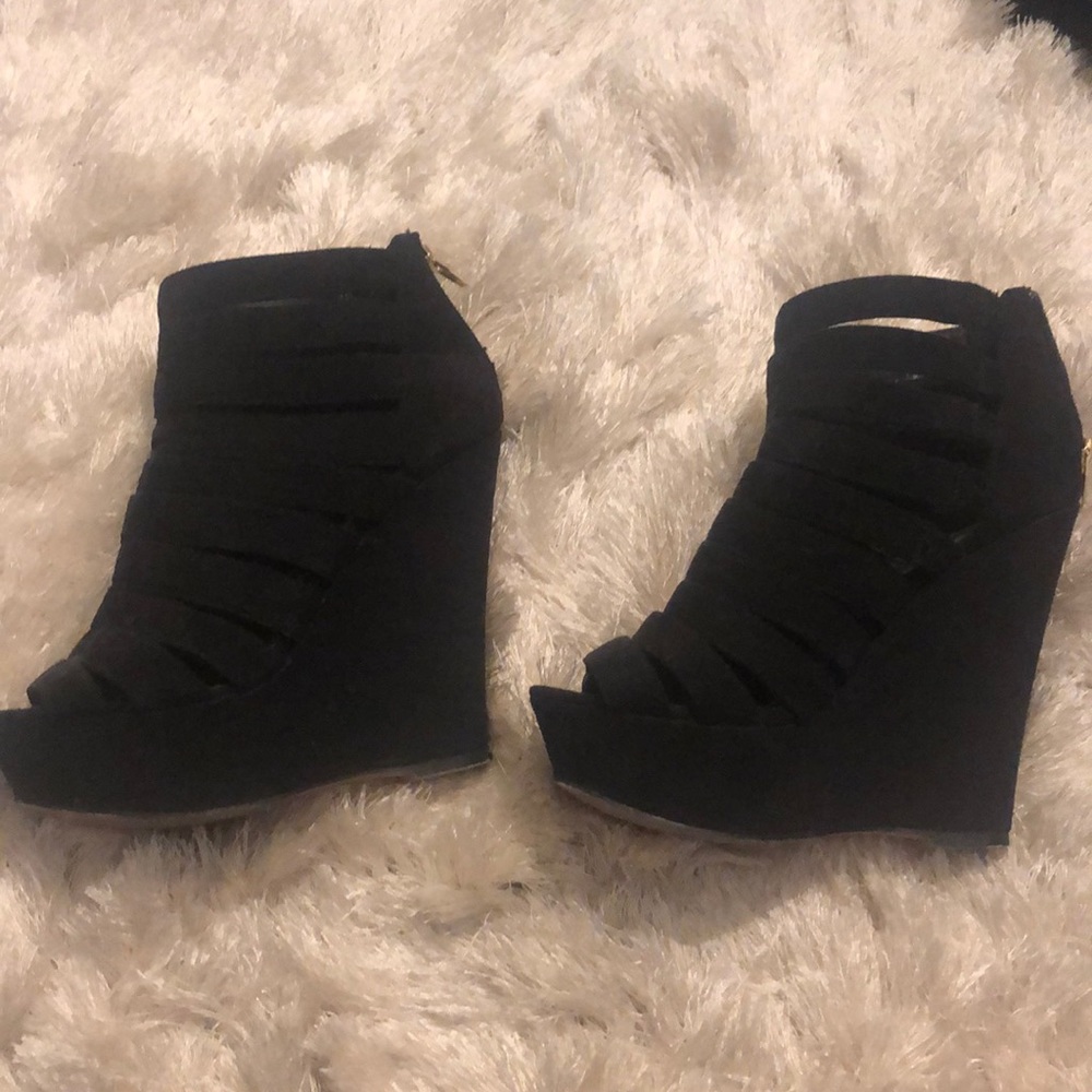 Strappy platform wedges!